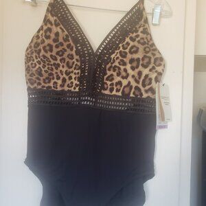 Leopard Contours by Coco Reef Size 14 Bra 38  C and D